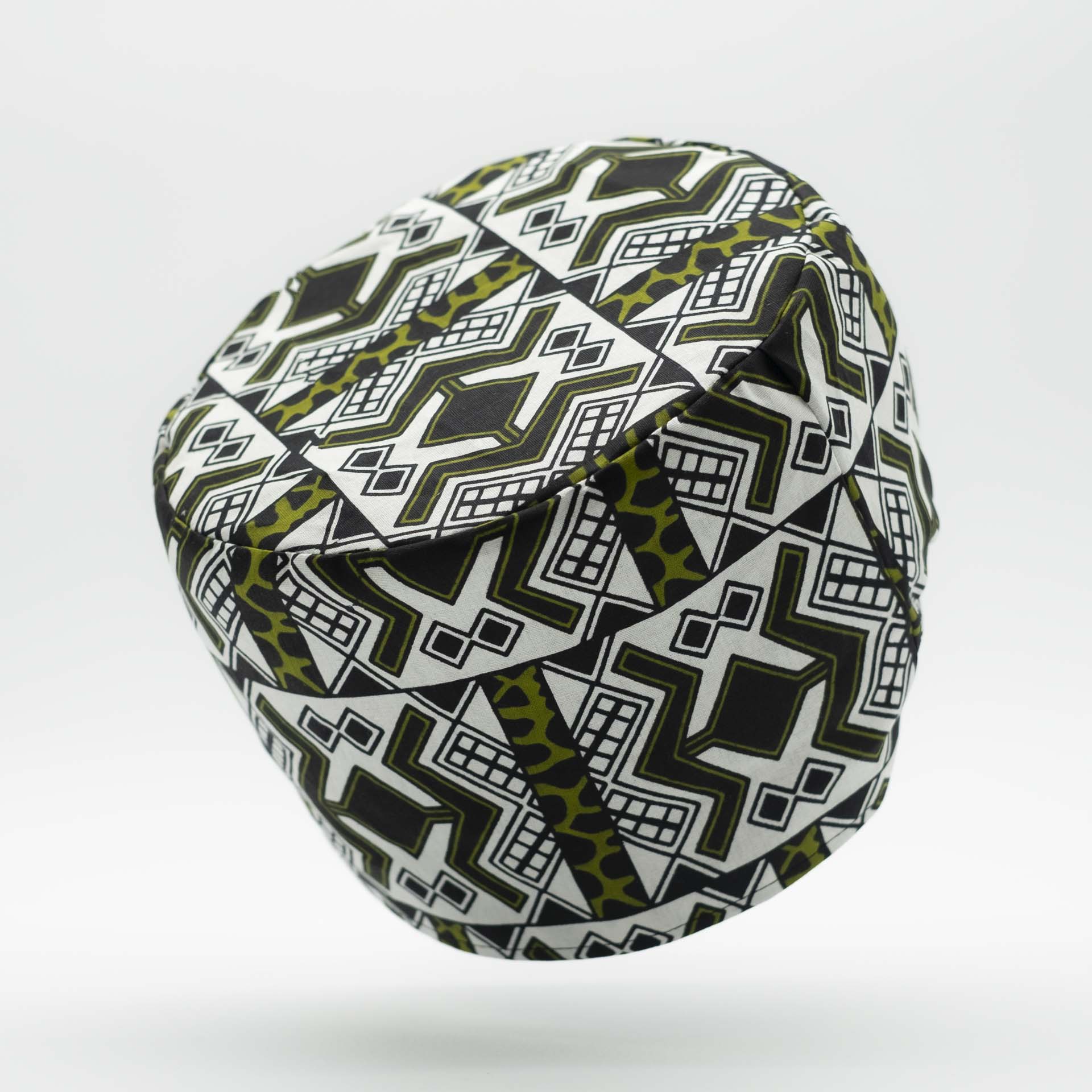 Chapeau pour dreadlocks sans visière en tissu léger wax Africain coloré vert blanc noir aux motifs ethniques doublure unie coton noir