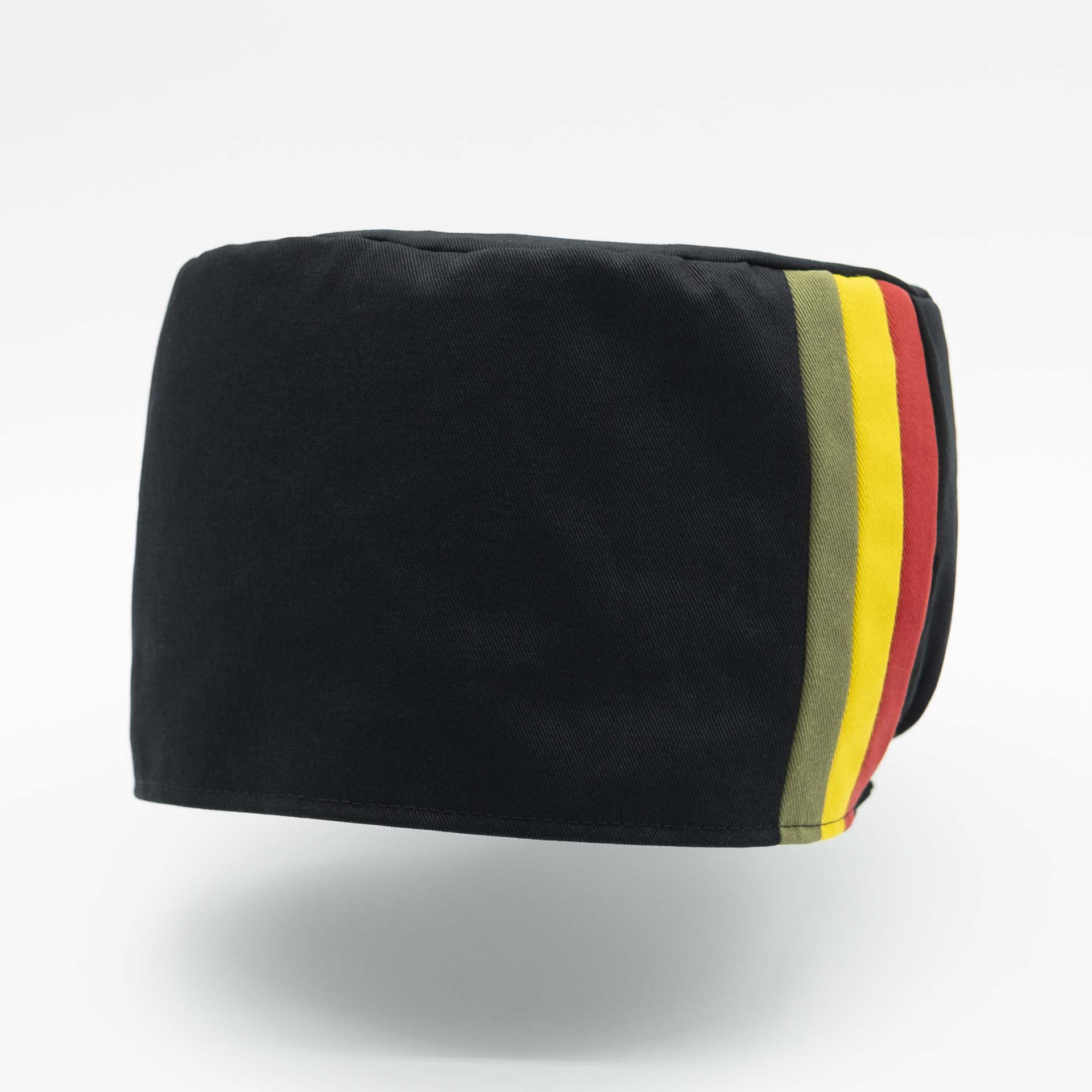 Rasta hat without visor in black cotton with 3 stripes green yellow red on the Ethiopian side. Integrated liner