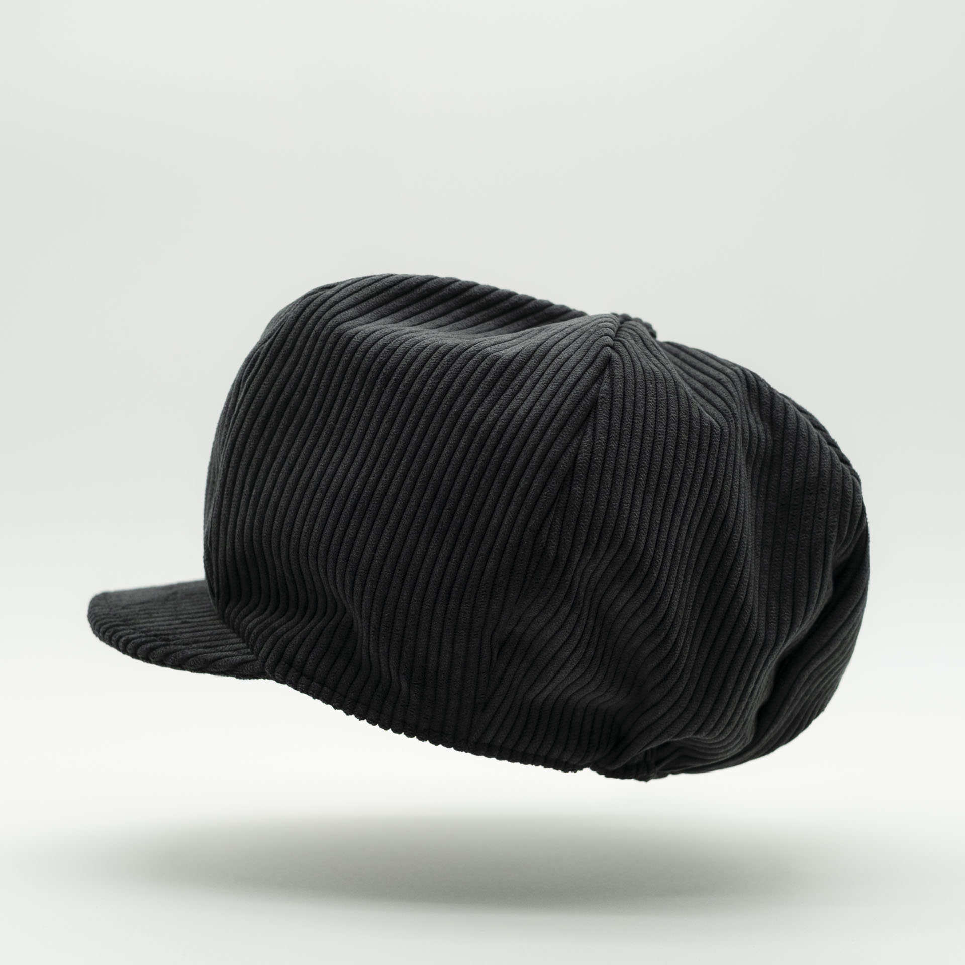 Chapeau rasta dread velours côtelé anthracite broderie Afrique vert jaune rouge