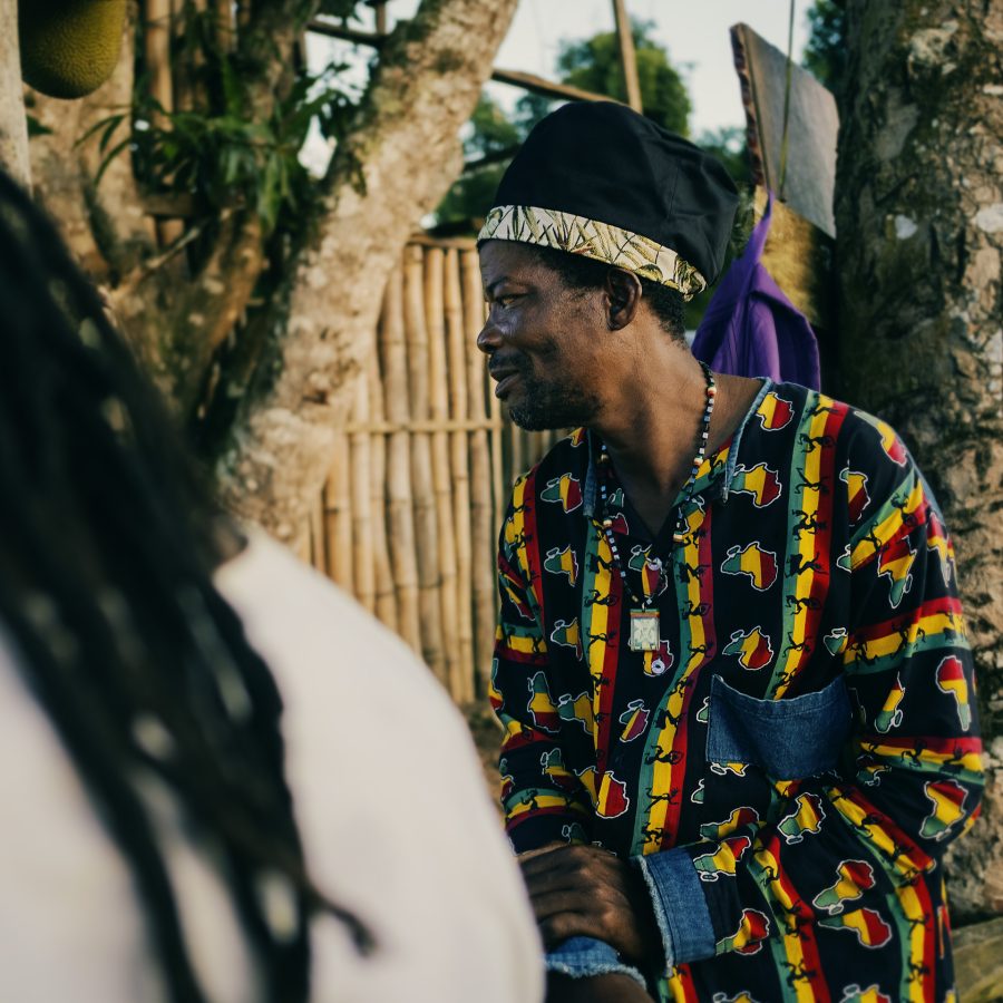 Chapeau pour dreadlocks noir et tropical