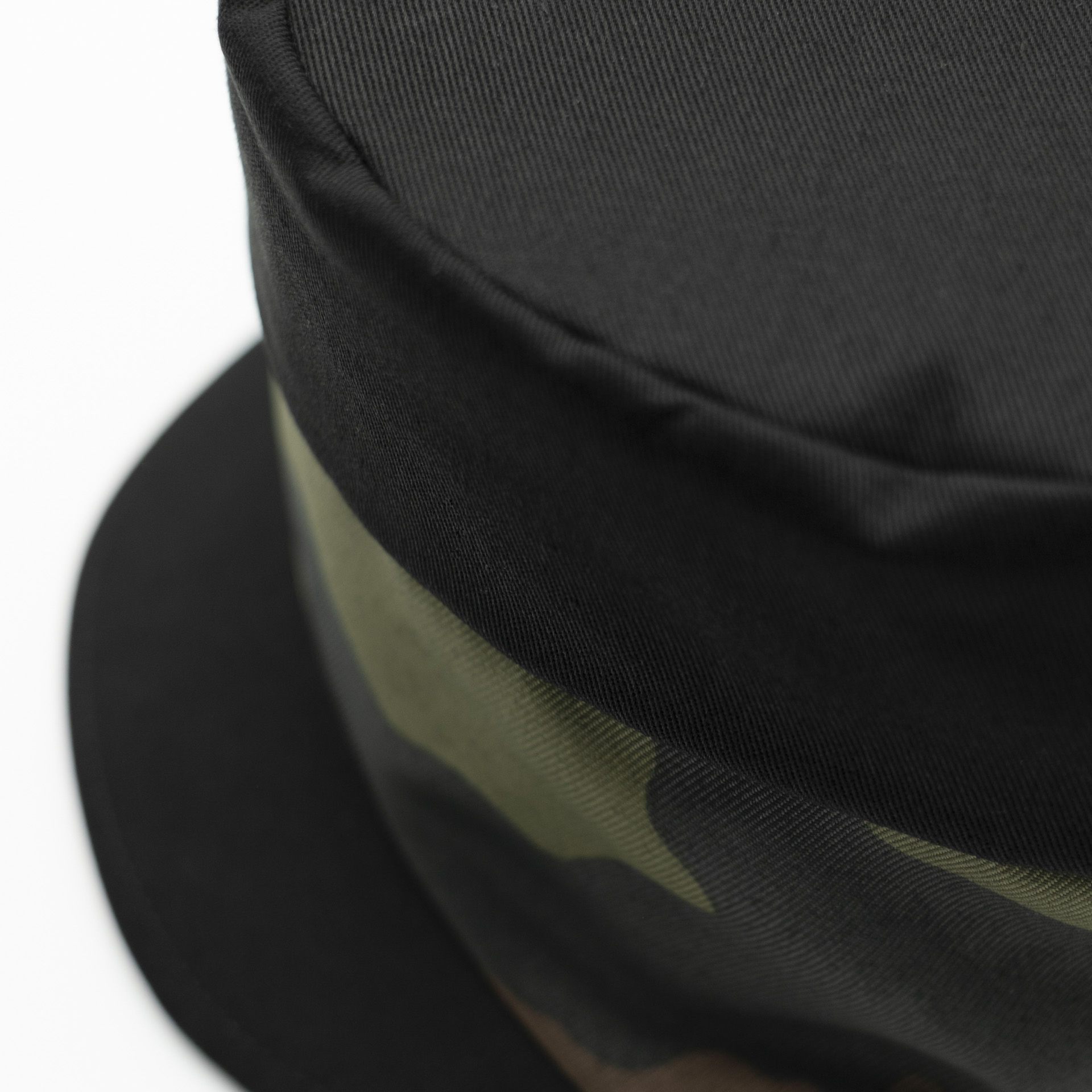 Chapeau Rasta pour dreadlocks noir et camouflage militaire doublure noir