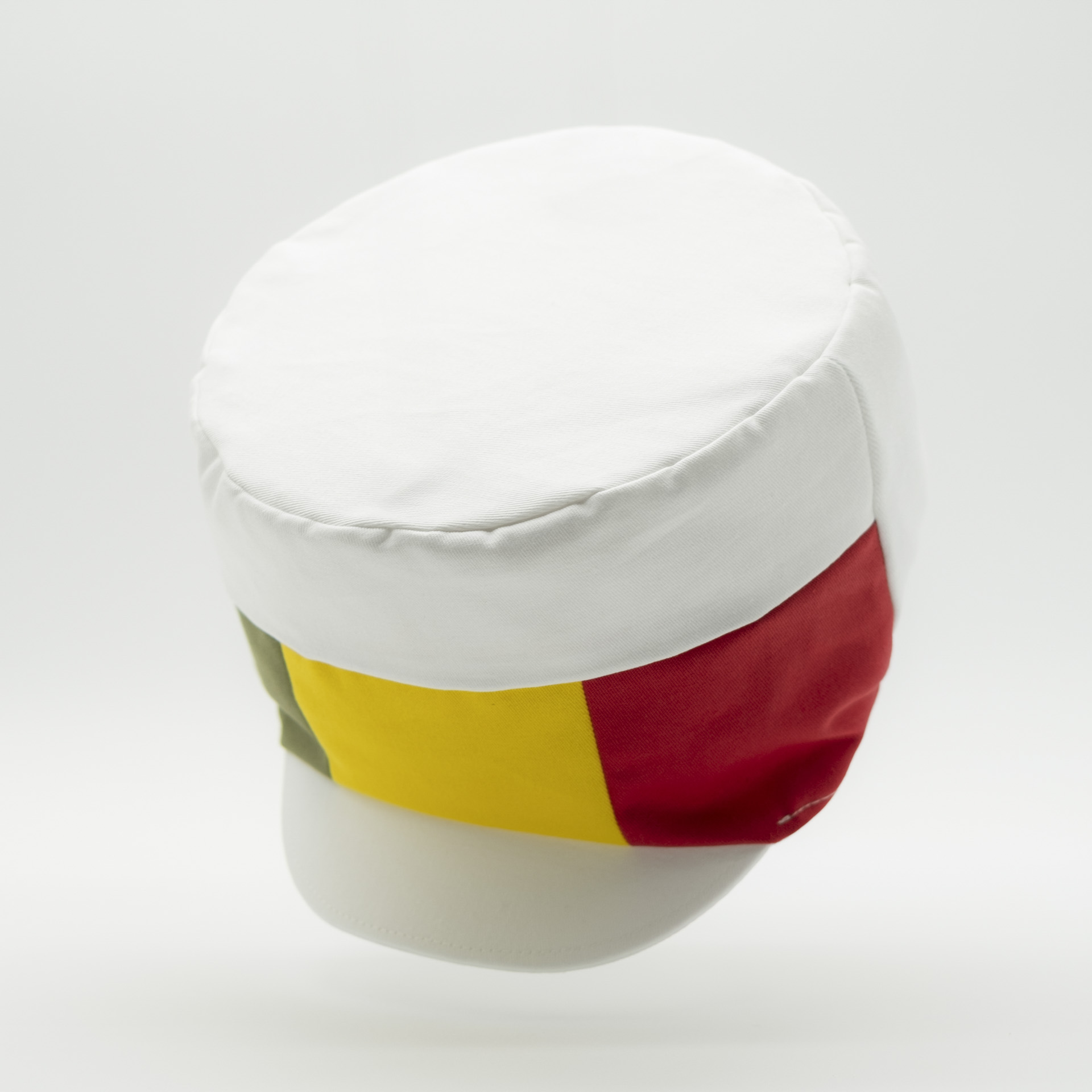 Dreadlocks hat crown with visor in white cotton with a red yellow green panel on the front and a white lining