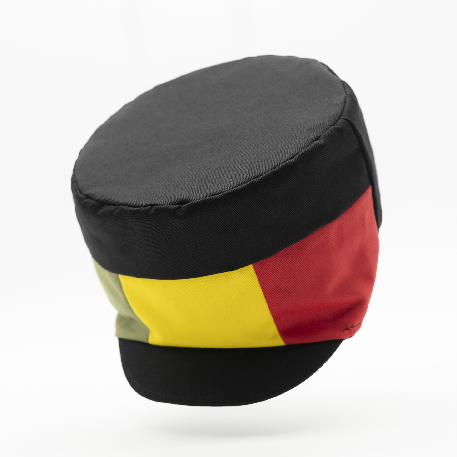 Dreadlocks crown with visor in black cotton with a Ethiopian flag on the front and a black lining