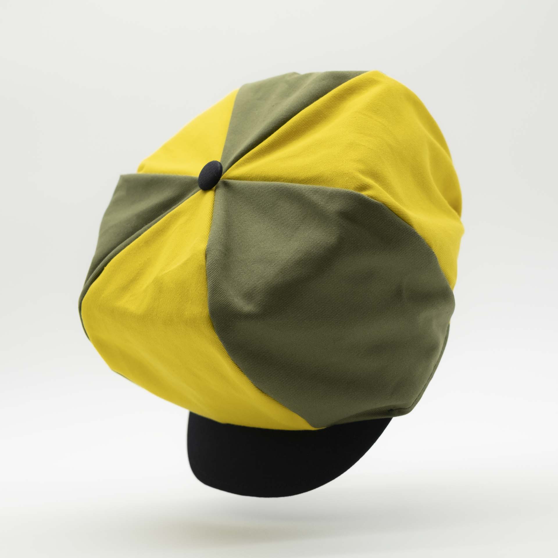 Rasta newsboy cap with black visor for dreadlocks in green and yellow duo cotton in the colors of Jamaica and black lining